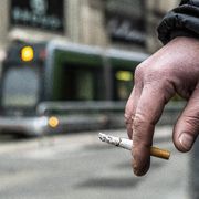 Aumenti e revisione della direttiva Ue: le accise sul fumo e il sogno di una generazione smoking-free