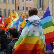 Un momento di una manifestazione per la pace
