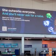 Ai e lavoro, cosa perdiamo quando l’uomo diventa un costo?