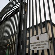 Cronaca del 15esimo suicidio in cella nel 2026. «Caro Denis, perdonaci»