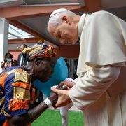 Il Papa nella terra rapinata dei diamanti: «Se l’ingiustizia corrompe, il pane di tutti diventa per pochi»