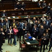 Premio rimpatri, Meloni va avanti ma corregge il decreto. Le opposizioni "occupano"