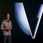 Tim Cook lascia la guida di Apple, il nuovo Ceo sarà John Ternus