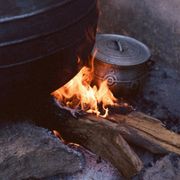 Ci sono vite che ripartono così, senza clamore, con umili trasformazioni