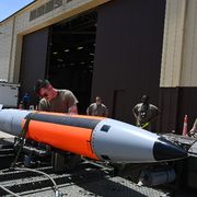 La grande finanza fa retromarcia e torna a investire sulle armi nucleari