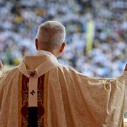 Il Papa e l'abbraccio all'Africa, futuro del mondo