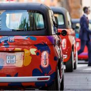 Fiat Topolino alla Design Week si guida con le calze