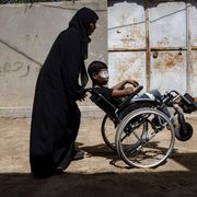 Tende infestate di topi e parassiti, malformazioni: le piaghe di Gaza