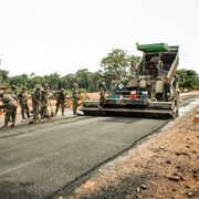 «Non asfaltate l’Amazzonia». Quell’autostrada in Brasile che fa esplodere il rischio di epidemie globali