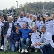 I sindaci della Bergamasca in una manifestazione di solidarietà a Stefano Turchi  nel 2023 / Aisla Bergamo