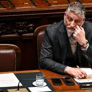 Terremoto al ministero della Cultura, Giuli caccia lo staff