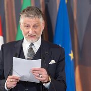 Il ministro Giuli "licenzia" i vertici del suo staff