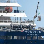 Gli ultimi sbarchi dalla nave Hondius dove si sono verificati casi di contagio / ANSA