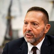 Il governatore della banca nazionale greca: «L’Ue faccia un salto di qualità»