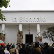 La Biennale come «campo di forze»: immagine efficace di libertà e ricerca