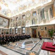 Leone XIV agli istituti bancari italiani: dietro ai numeri ci sono persone. Non abbandonatele agli algoritmi