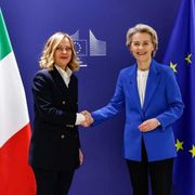 Meloni scrive a Von der Leyen: «Deroghe al Patto anche per energia o Safe a rischio»