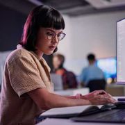 Cloni e chatbot: così l’IA in azienda può tagliare i costi della burocrazia