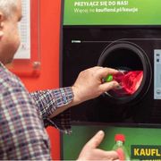 Spiccioli in cambio di bottiglie vuote: il problema plastica si può risolvere