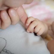 Solo 1,14 figli per donna. E 6,6 milioni di italiani rinunciano ai bambini