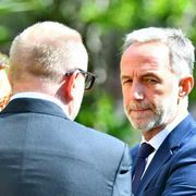 Il sindaco di Parigi Emmanuel Grégoire: ha promesso che nessuna delle persone sospese potrà essere di nuovo assunta