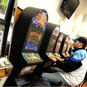 In piazza arrivano le tende contro l'azzardo: «Il vero gioco crea comunità»