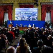 Governare e cavalcare l'IA, c'è una via italiana