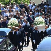 Pegli saluta Monica e Giorgia: «La morte non ha l'ultima parola»