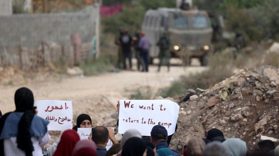 Cisgiordania, laboratorio d'apartheid. Strada (Pd): Ue genuflessa