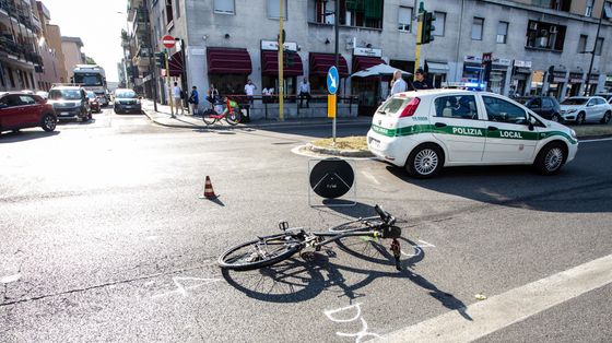 «Vuoi la patente? Devi saper guidare la bici»
