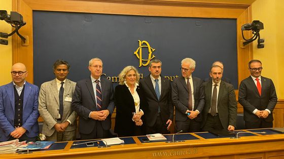 Palazzi "in rosso" (anche il Parlamento Ue) per i cristiani perseguitati