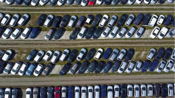 Che disastro l'Europa sull'auto: ora decide di non decidere