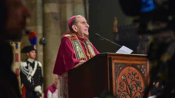 Capitalismo malato, welfare in crisi, città che non vogliono i cittadini: la denuncia di Delpini. Che chiama ad «aggiustare il mondo»