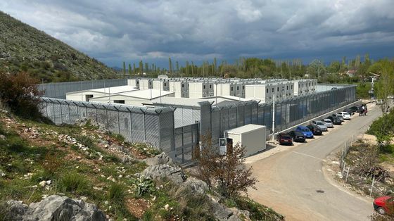 La tela di Piantedosi, la svolta Ue: ma sui migranti resta il nodo Albania