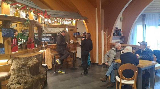 Se la banca non c'è più, il Bancomat è il negozio