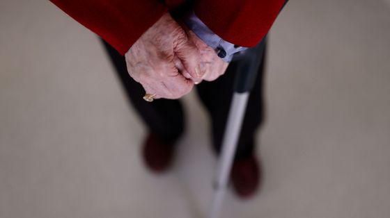 Osservasalute: italiani sempre più anziani, soli e meno sani