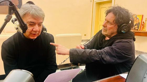 Il cardinale Battaglia ed Enzo Avitabile durante la registrazione di "Perdonaci la pace"