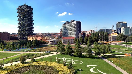 Via l’asfalto e il cemento dalle città, ora torna la terra
