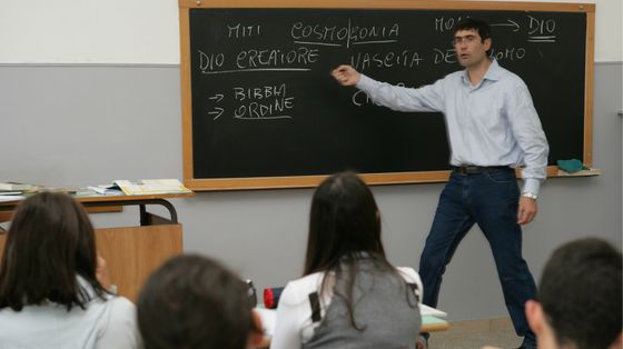 La Cei agli studenti: «Portate i vostri dubbi e le domande nell'ora di religione»