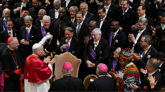 Il Papa: la guerra è tornata di moda. E nel mondo si riducono i diritti