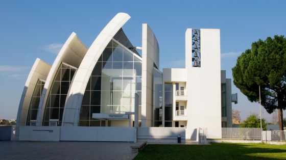 La chiesa di Dio Padre misericordioso, meglio nota come chiesa del Giubileo, a Roma, completata nel 2003