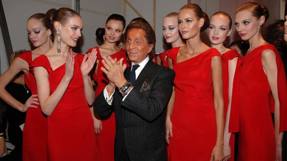 La morte di Valentino (dopo Armani) è la chiusura di un ciclo per la moda italiana
