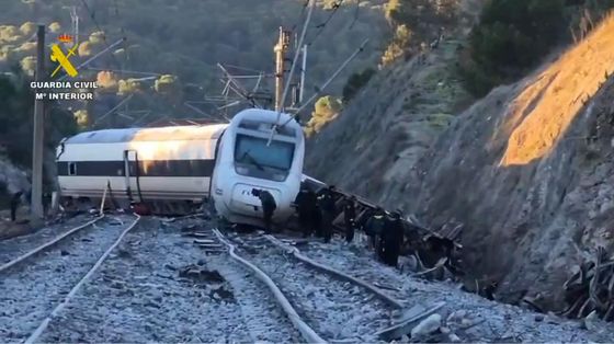 Disastro ferroviario in Spagna, il numero dei morti sale a 40
