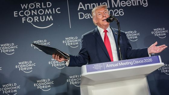 A Davos Trump ha rivendicato un miracolo economico che non c'è