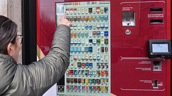 La lotta al fumo passa anche dal portafoglio: al via la campagna per un aumento di 5 euro a pacchetto