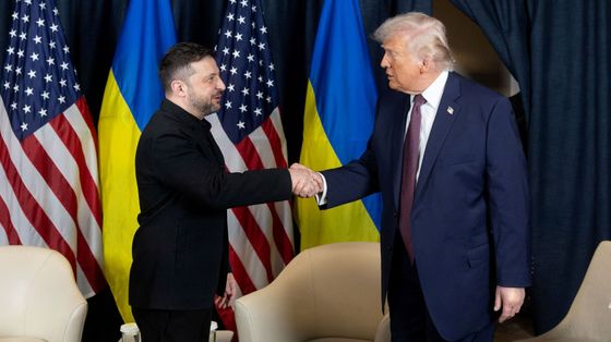 Zelensky con Trump a Davos