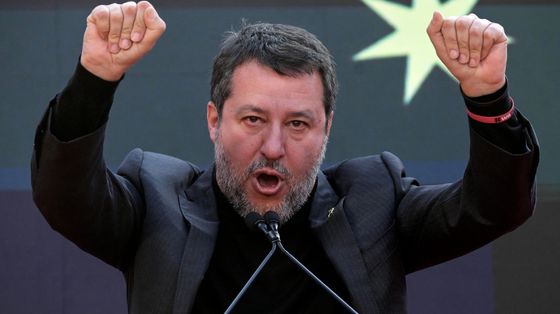 Caso Robinson, scintille Salvini-Tajani