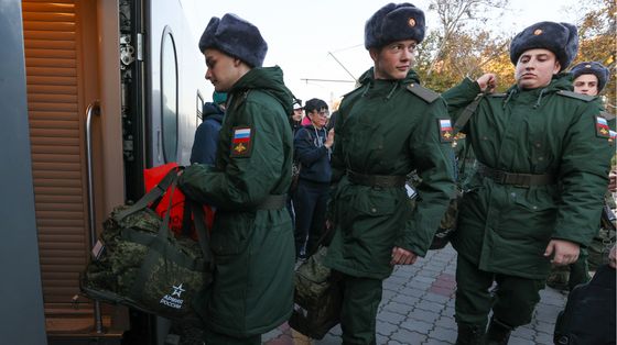 Soldati russi in partenza per il fronte