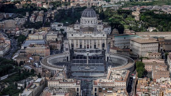 San Pietro: nessun bistrot sulla terrazza, solo l'ampliamento del punto ristoro