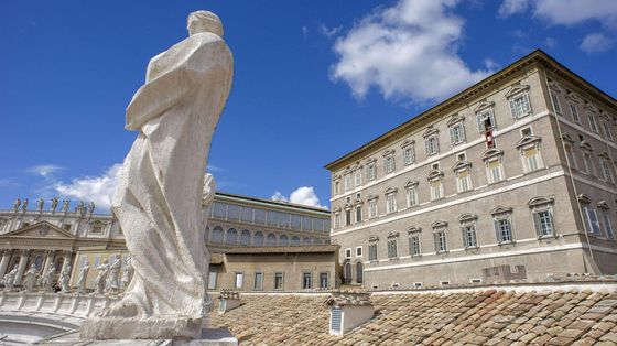 Sala Stampa vaticana: «Il Papa abiterà negli spazi a disposizione dei predecessori»